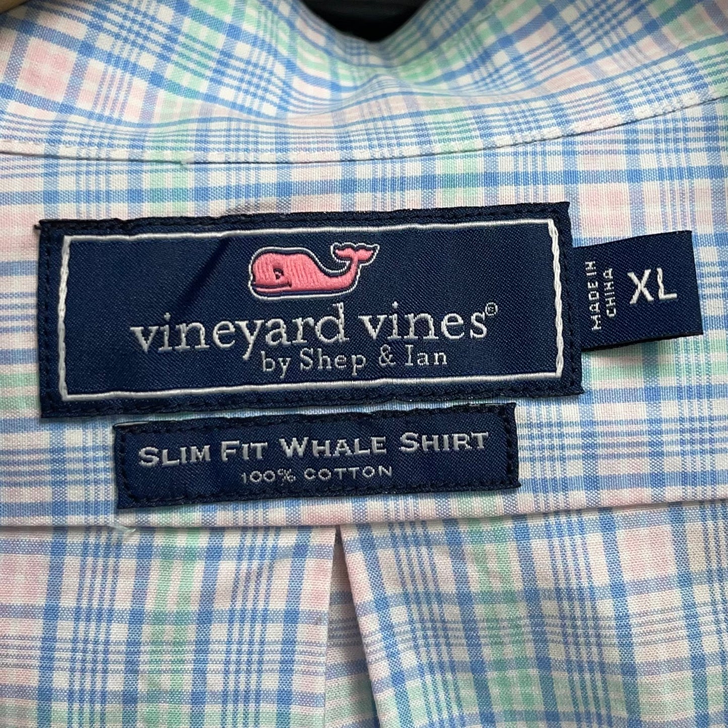 Camisa de botones Vineyard Vines 🐳 color blanco de cuadros en color rosado, verde y celeste Talla XL Entalle Slim Fit