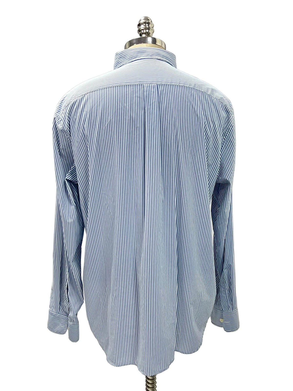 Camisa de botones Vineyard Vines 🐳 Performance de rayas en color azul y blanco Talla L Entalle Regular