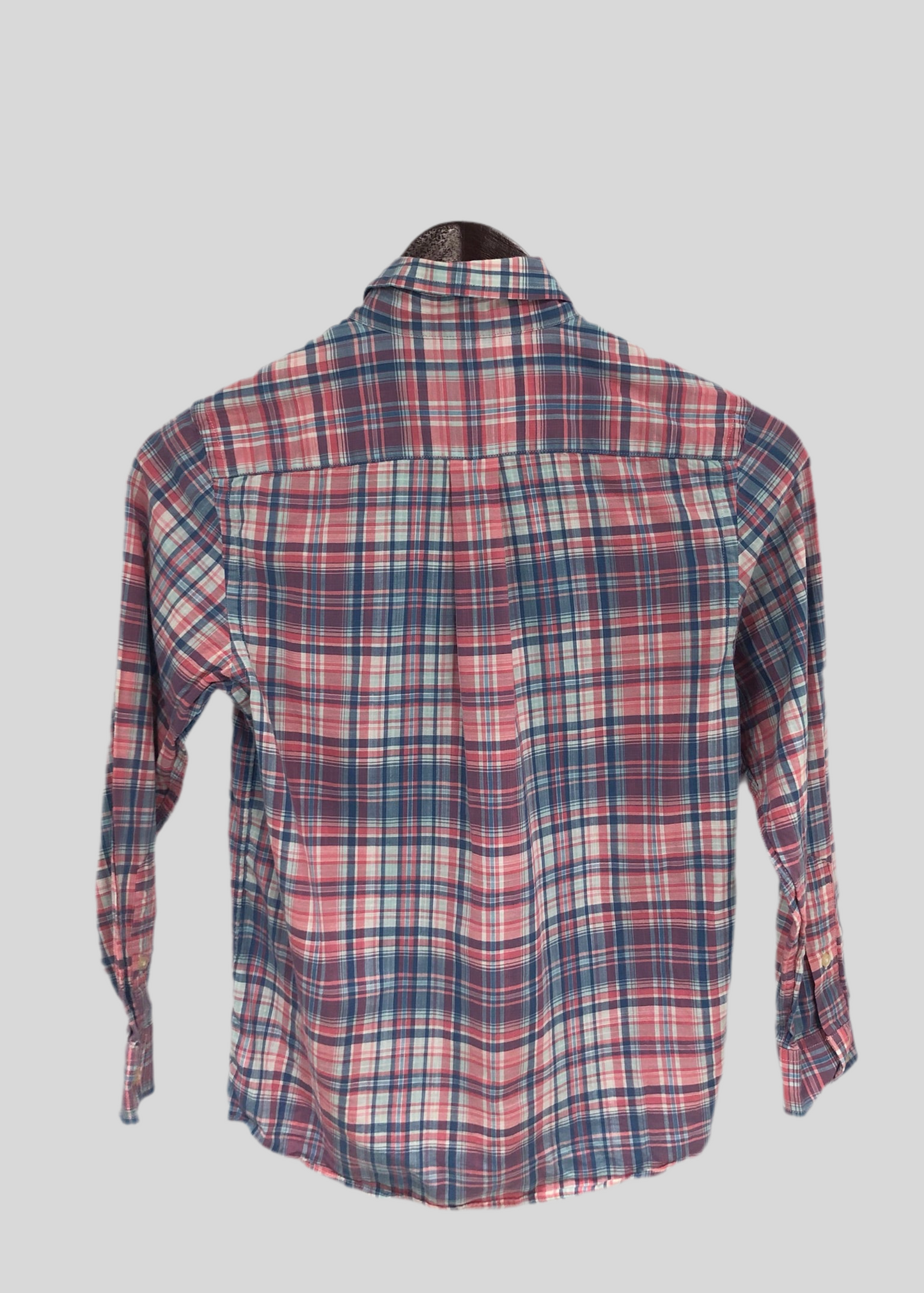 Camisa de niño Vineyard Vines 🐳 con patrón de cuadros en color rosado, azul y blanco Talla S (8-10) Entalle Regular