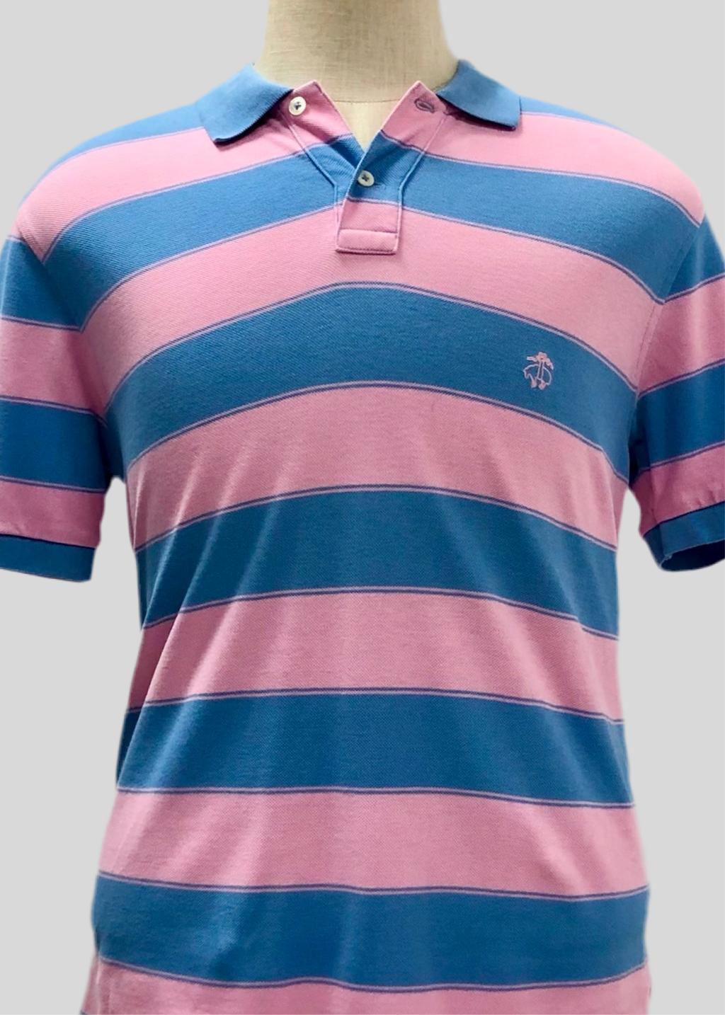Camiseta Polo Brooks Brothers 🐑 con patrón de rayas en color rosado y celeste Talla L Entalle Regular