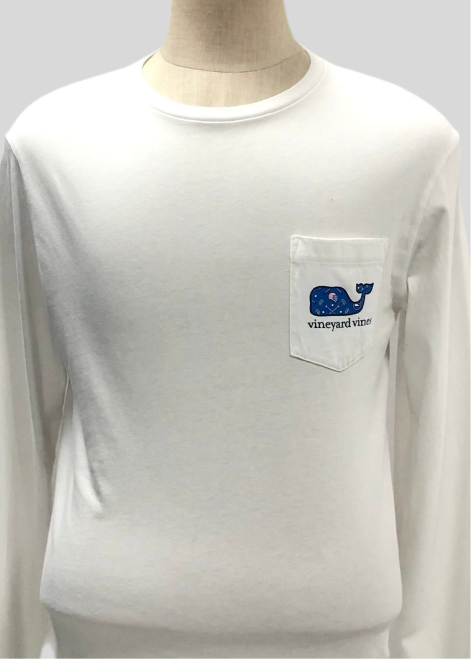 Camiseta cuello redondo Vineyard Vines 🐳 color blanco con Diseño de ballena en azul Talla M