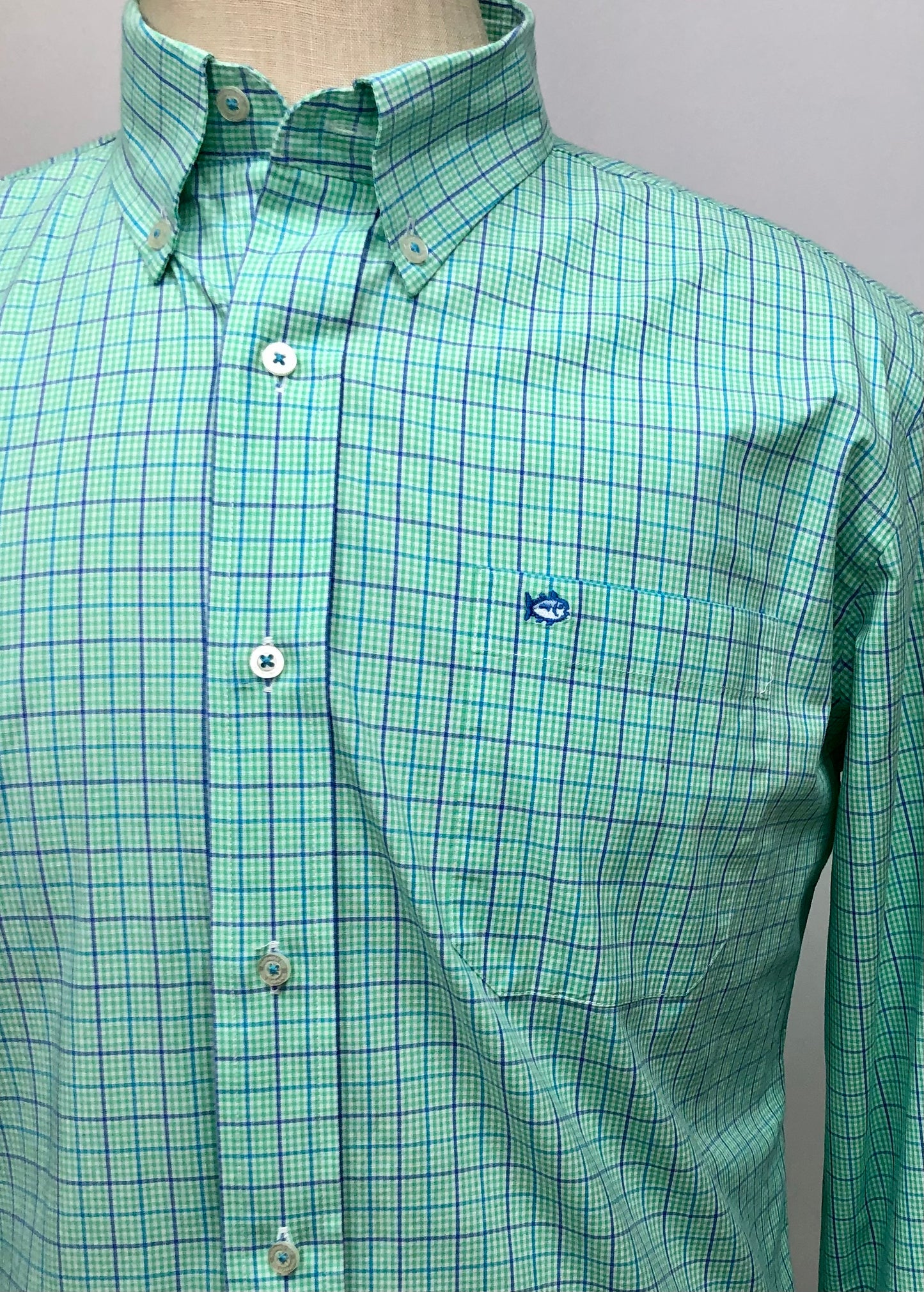 Camisa de botones Southern Tide  🐟 Color Blanco con patron de cuadros en color verde y azul navy Talla L Entalle Regular