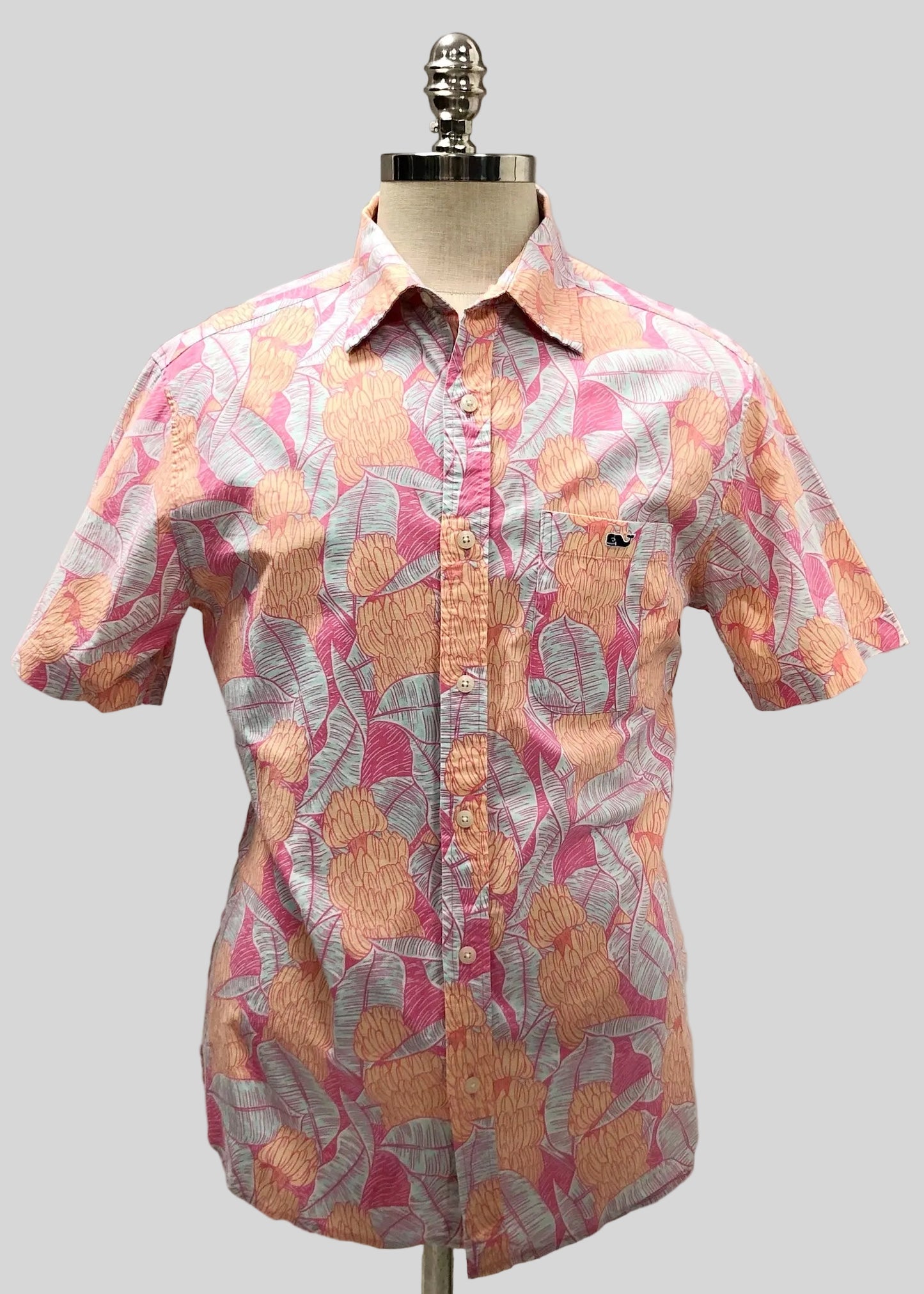 Camisa de botones Vineyard Vines 🐳 con diseño de tropical en color rosado, blanco y amarillo Talla M Entalle Regular