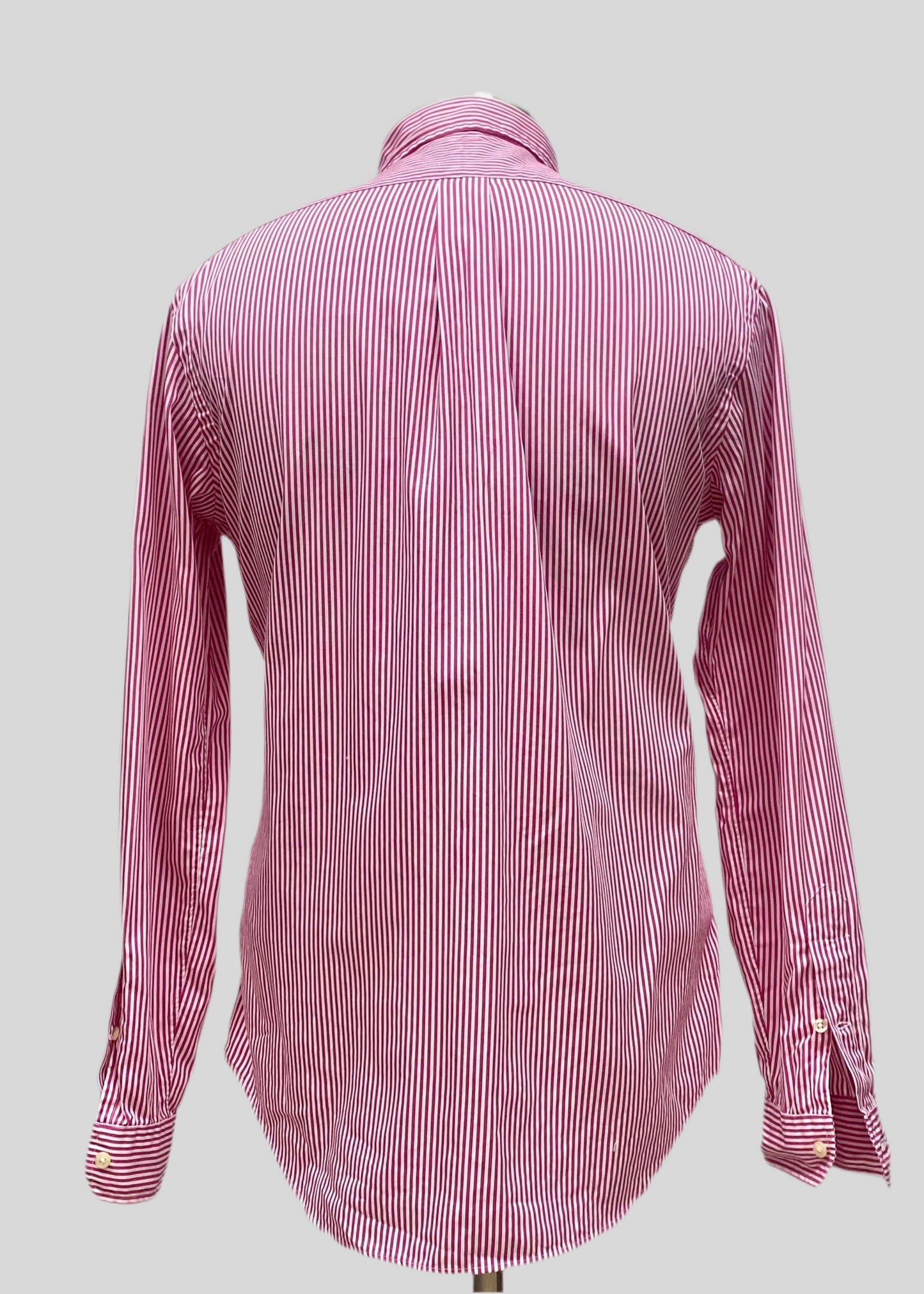 Camisa Polo Ralph Lauren 🏇🏼 con patron de rayas en color rojo y blanco Talla M Entalle Regular