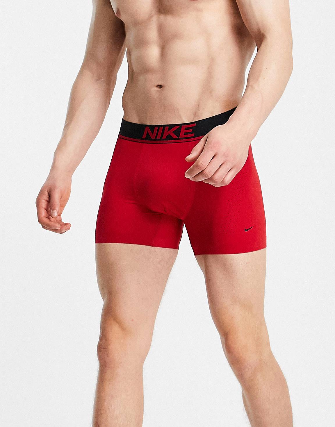 Calzoncillo tipo Boxer Nike Elite Micro - Tela dry-fit en color rojo y diseño de logo en negro Talla XL