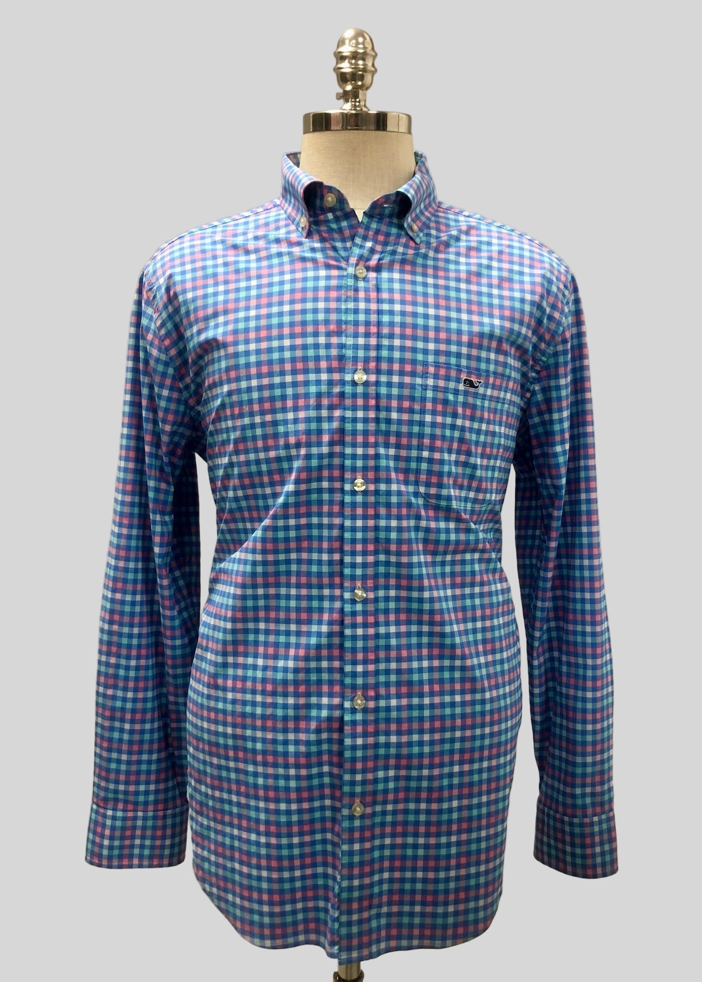 Camisa Vineyard Vines 🐳 Performance de cuadros en color rosado, celeste y blanco Talla L Entalle Clásico