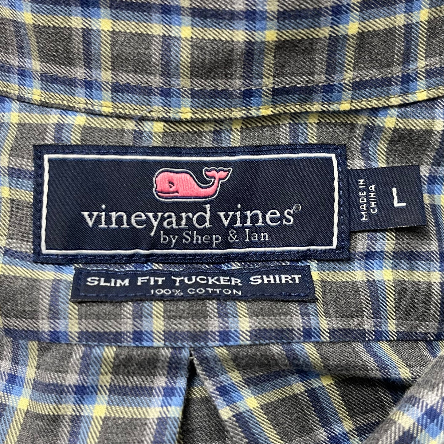 Camisa de botones Vineyard Vines 🐳 color gris oscuro de cuadros gingham en color azul navy y blanco Talla L Entalle Slim Fit