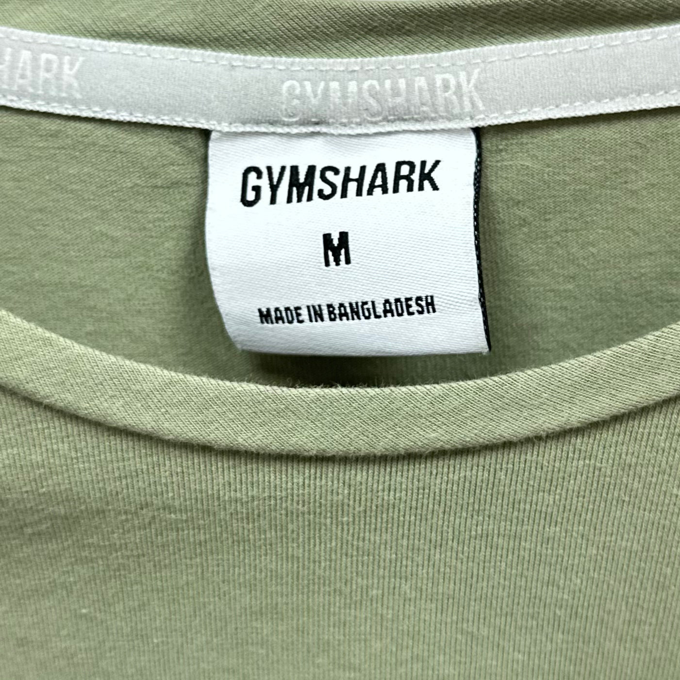 Camiseta de entrenamiento cuello redondo Gymshark 🏋🏽 color verde oliva manga corta Talla M