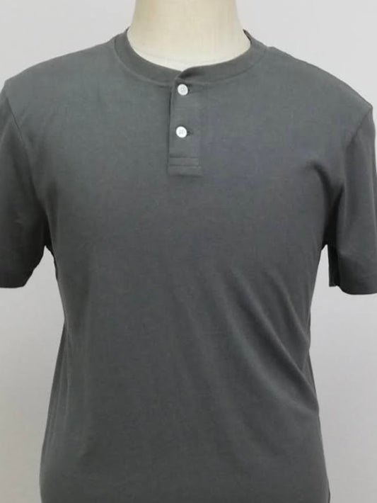 Camiseta Henley con botones marca J.Crew 🇺🇸 color gris oscuro Talla M Entalle Slim Fit