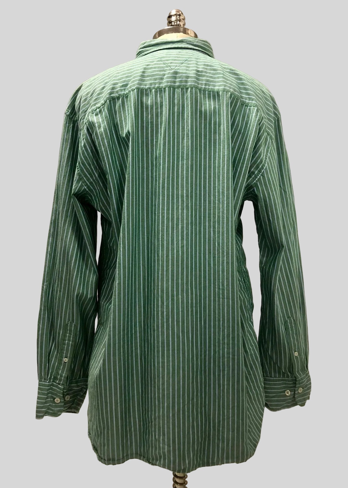Camisa de botones Tommy Hilfiger 🇺🇸 Oxford de rayas en color verde y celeste Talla XXL Entalle Regular