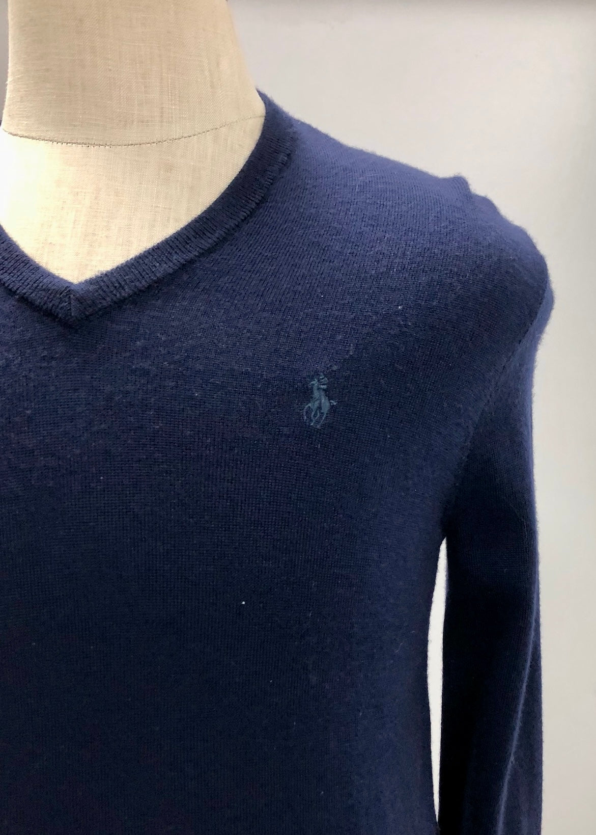 Sueter Jersey con cuello V Polo Ralph Lauren 🏇🏼 color azul navy Talla S