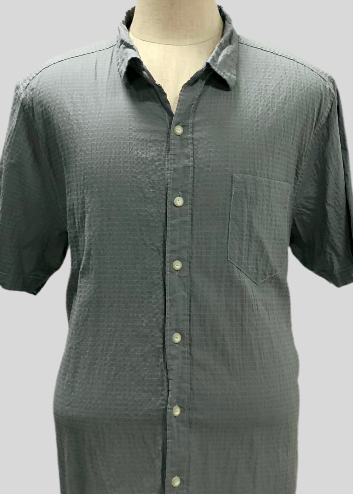 Camisa de botones Tommy Bahama 🌴 Seersucker en color gris  Talla 3XL Entalle Regular