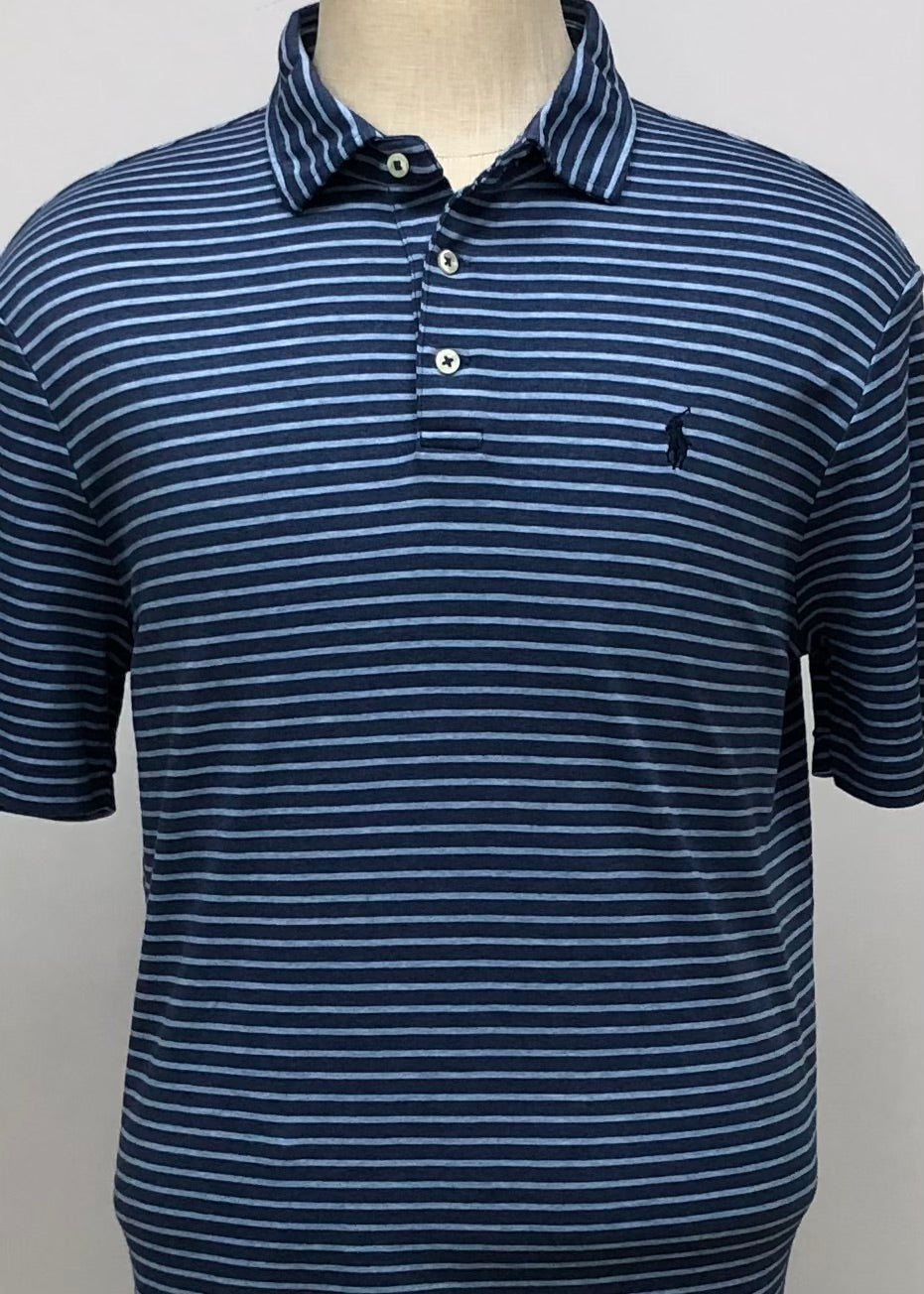 Camiseta Polo Ralph Lauren 🏇🏼 Con patrón de rayas color azul navy y celeste Talla L Entalle Clásico