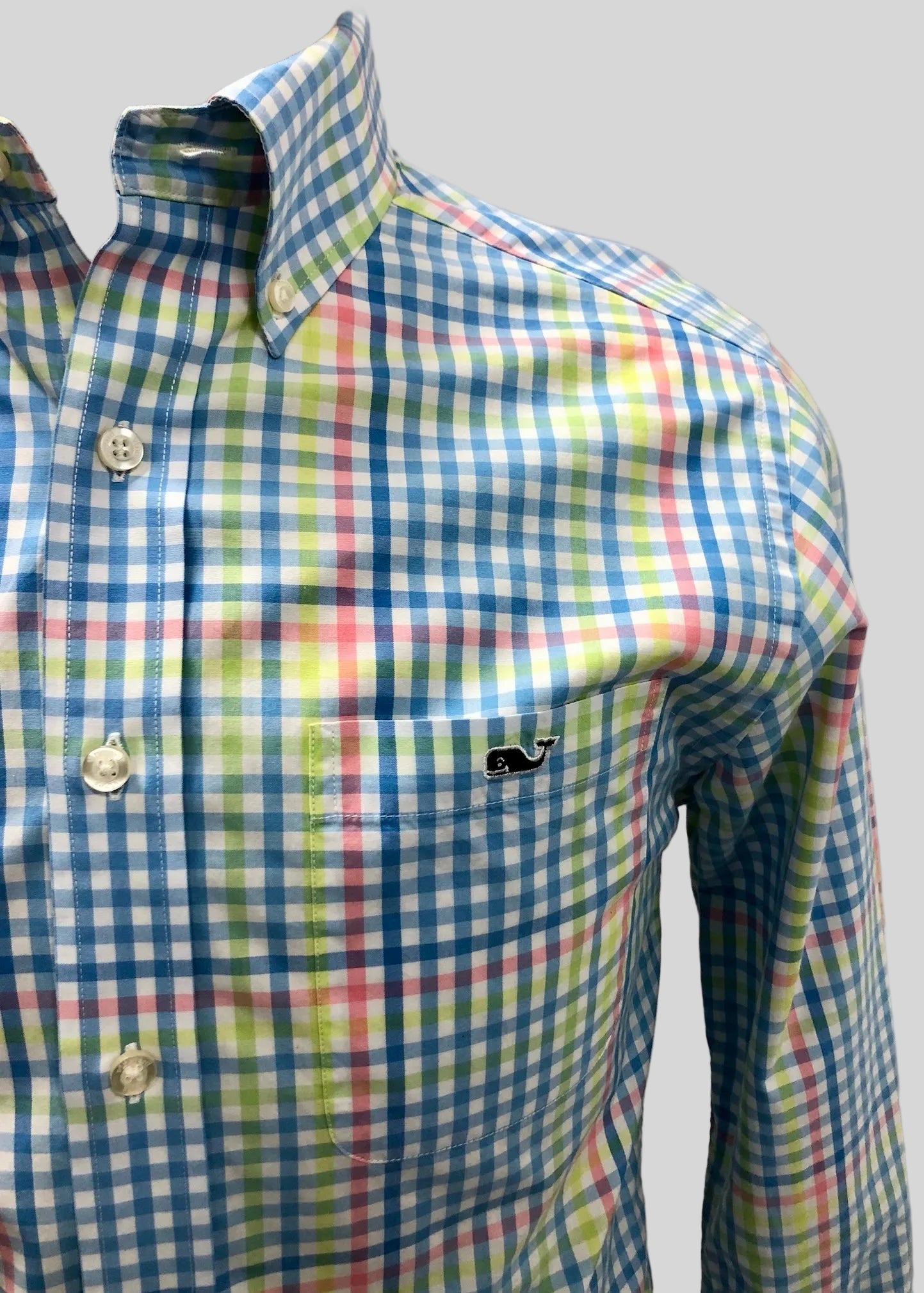 Camisa de botones Vineyard Vines 🐳 color blanco de cuadros en color rosado, verde y celeste Talla S Entalle Slim Fit (ver descripción)