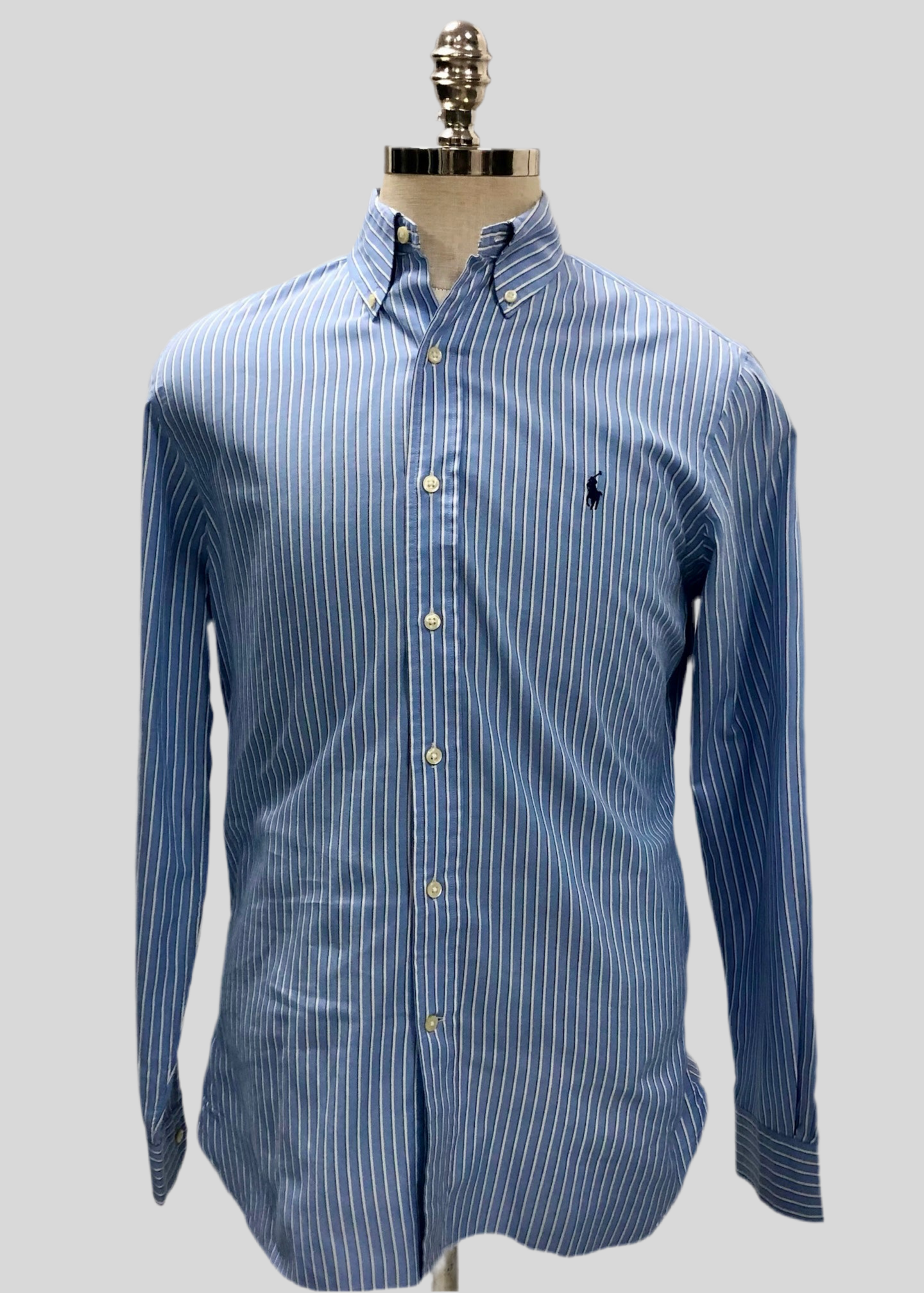 Camisa Polo Ralph Lauren 🏇🏼 color celeste de rayas en color blanco Talla M Entalle Regular