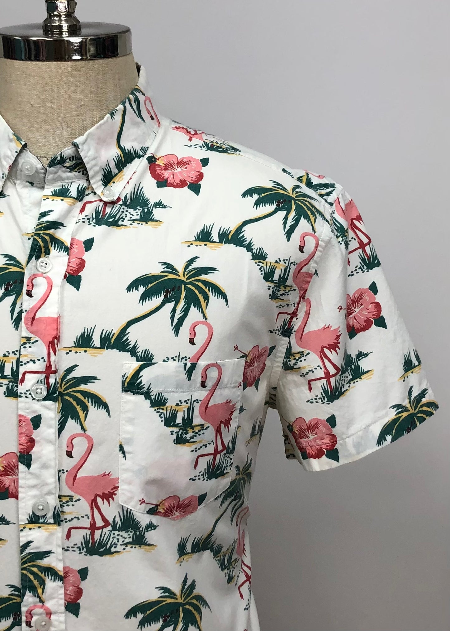 Camisa de botones J.Crew color blanco con diseño de palmeras 🏝 y Flamingo Talla L Entalle Regular