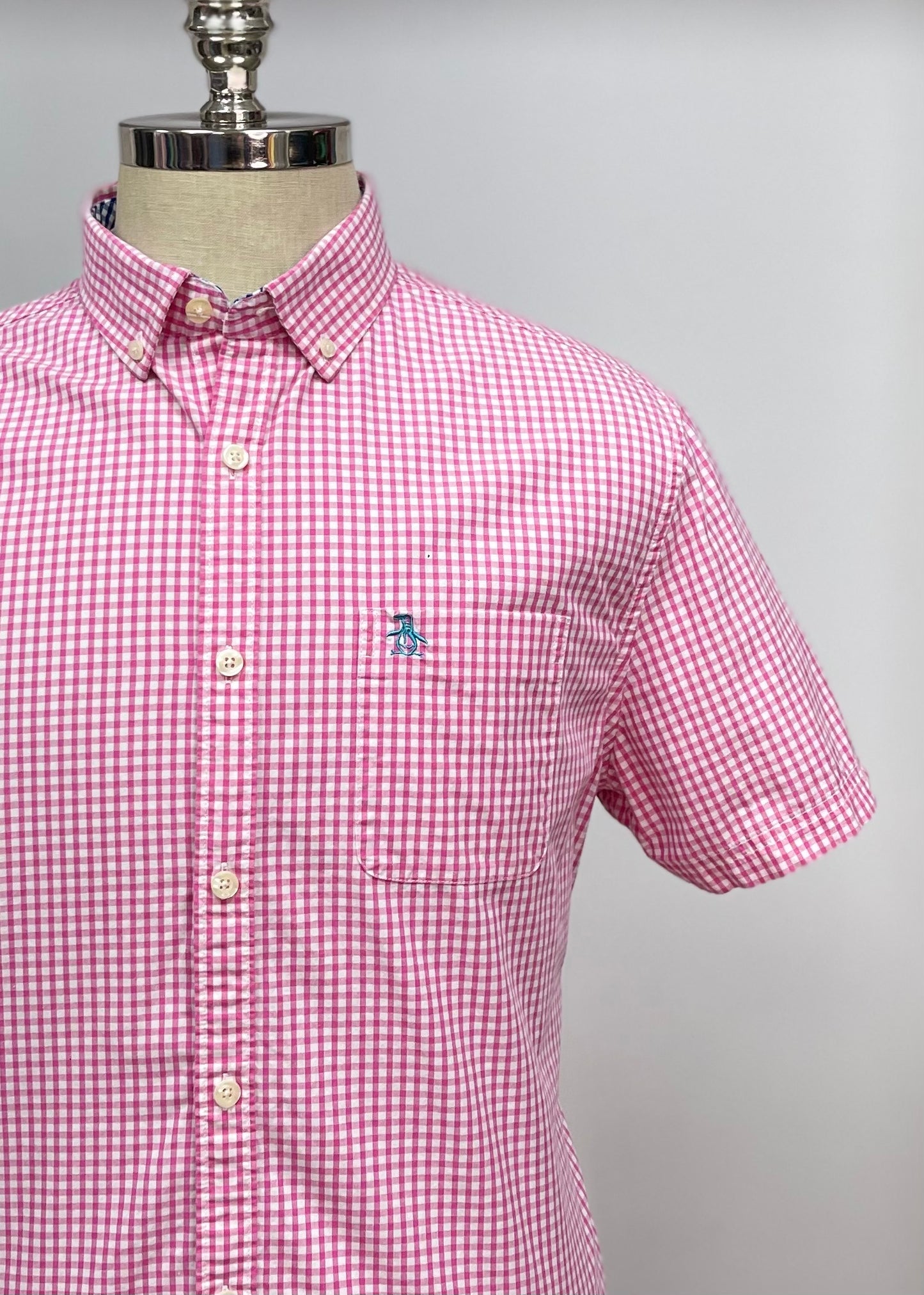 Camisa Original Penguin 🐧 de cuadros en color rosado y blanco Talla L Entalle Slim Fit