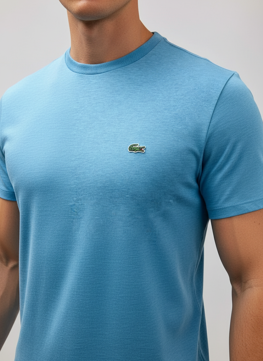 Camiseta cuello Redondo Lacoste 🐊 color azul con el logo bordado tradicional Talla Small