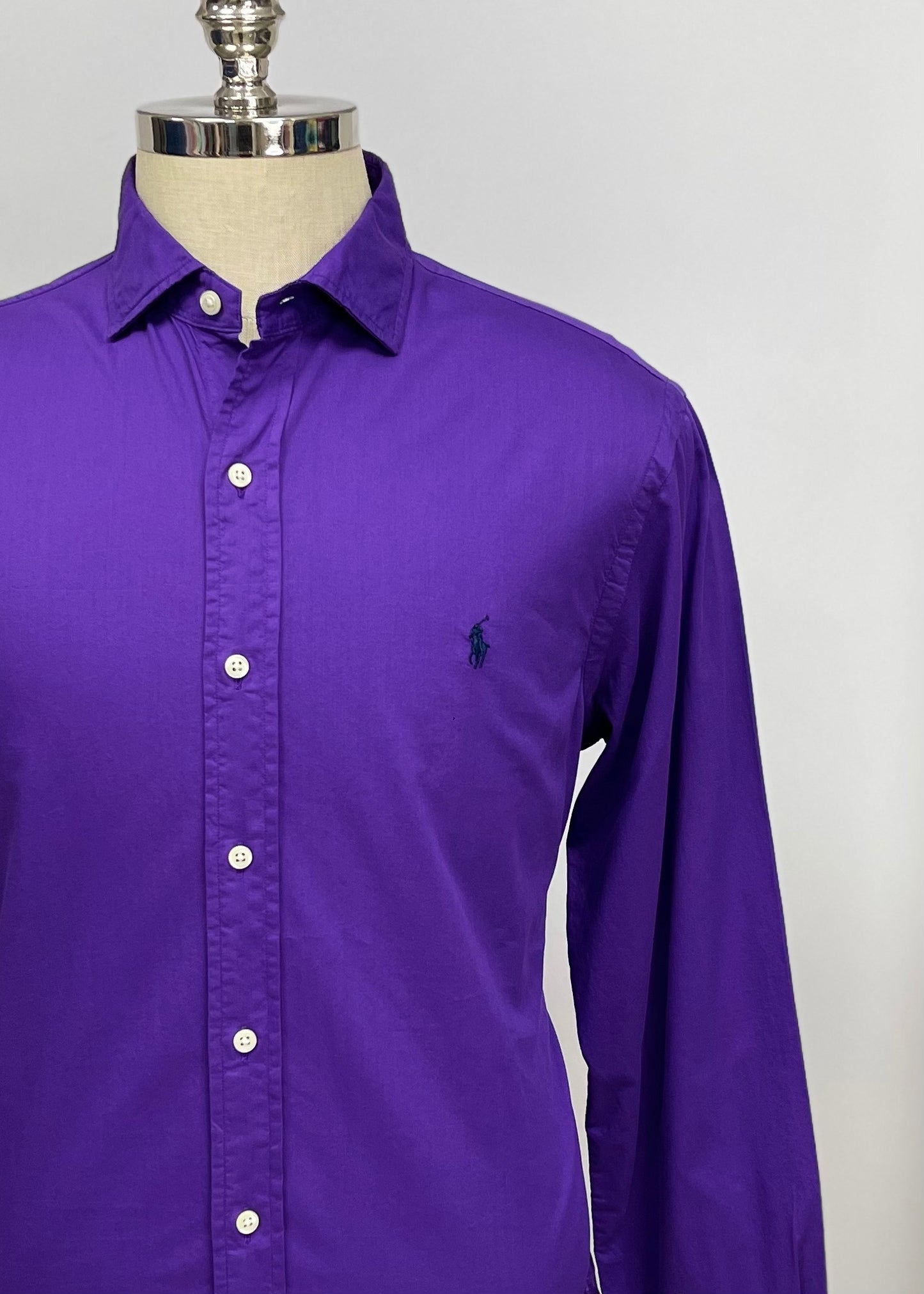 Camisa de botones Polo Ralph Lauren 🏇🏼 en color morado Talla L Entalle Regular