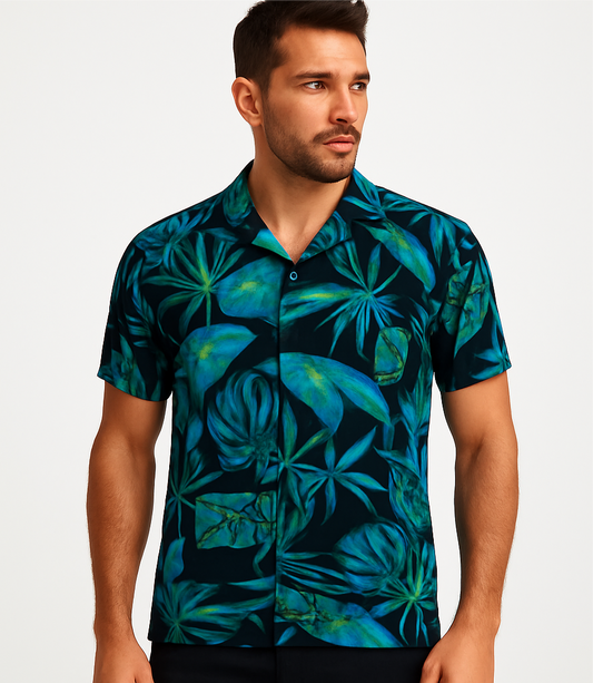 Camisa de botones Forever 21 color negro con diseño de hojas en color turquesa Talla S Entalle Regular