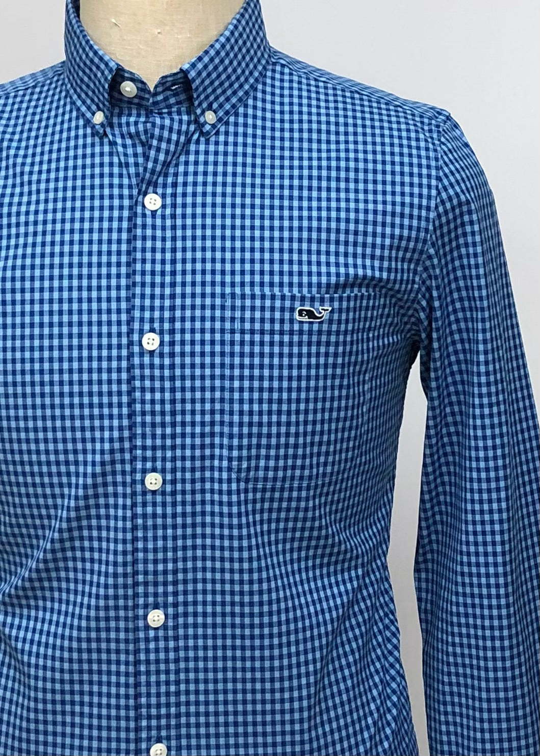 Camisa de botones Vineyard Vines 🐳 con patrón de cuadros gingham en color azul y celeste Talla S Entalle Slim Fit