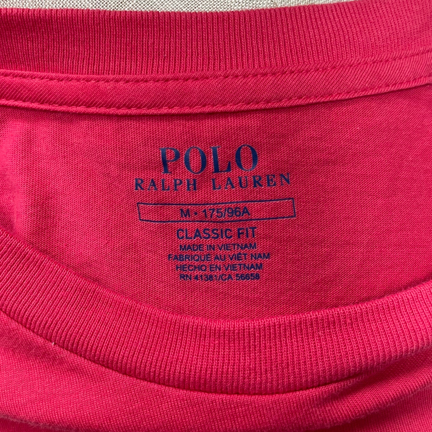 Camiseta cuello Redondo Polo Ralph Lauren 🏇🏼 color rojo con bolsillo Talla Medium Entalle Clásico