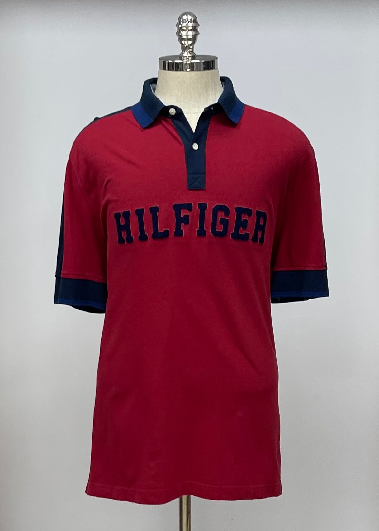 Camiseta Polo Tommy Hilfiger 🇺🇸 color rojo con diseño de logo Talla XL Entalle Custom Fit