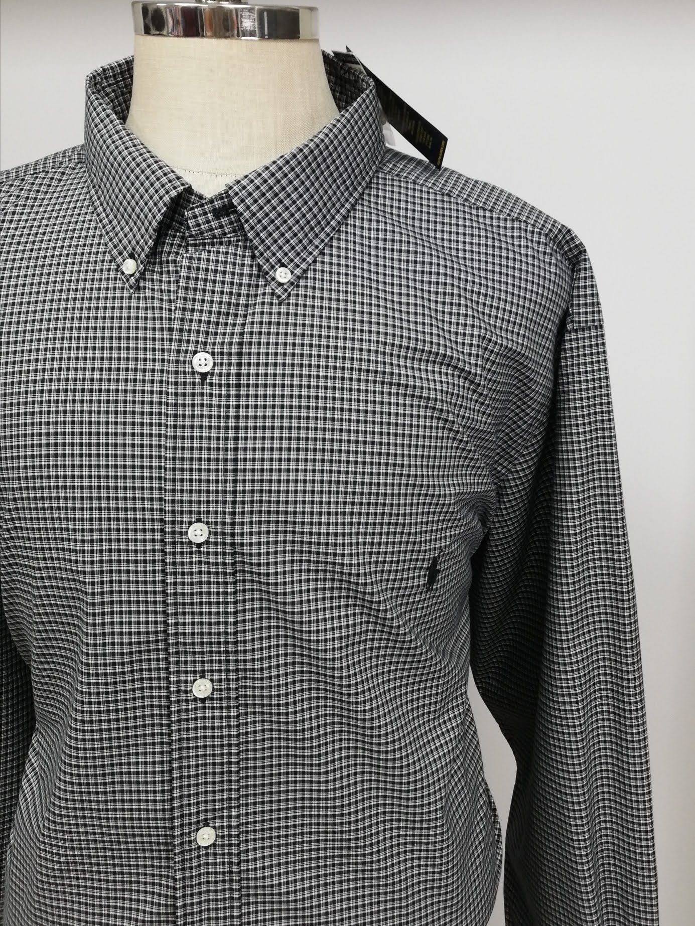 Camisa Polo Ralph Lauren 🏇🏼 con patron de cuadros en negro y blanco Talla 3XL Entalle Regular