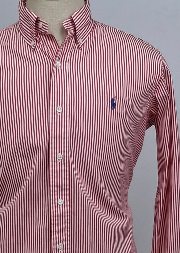 Camisa Polo Ralph Lauren 🏇🏼 con patron de rayas en color rojo y blanco Talla M Entalle Clásico