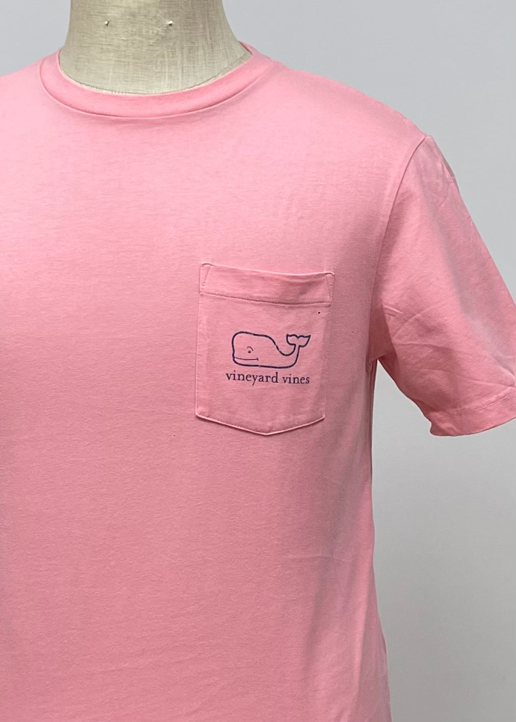 Camiseta cuello redondo Vineyard Vines 🐳 color rosado con Diseño de ballena Talla Small