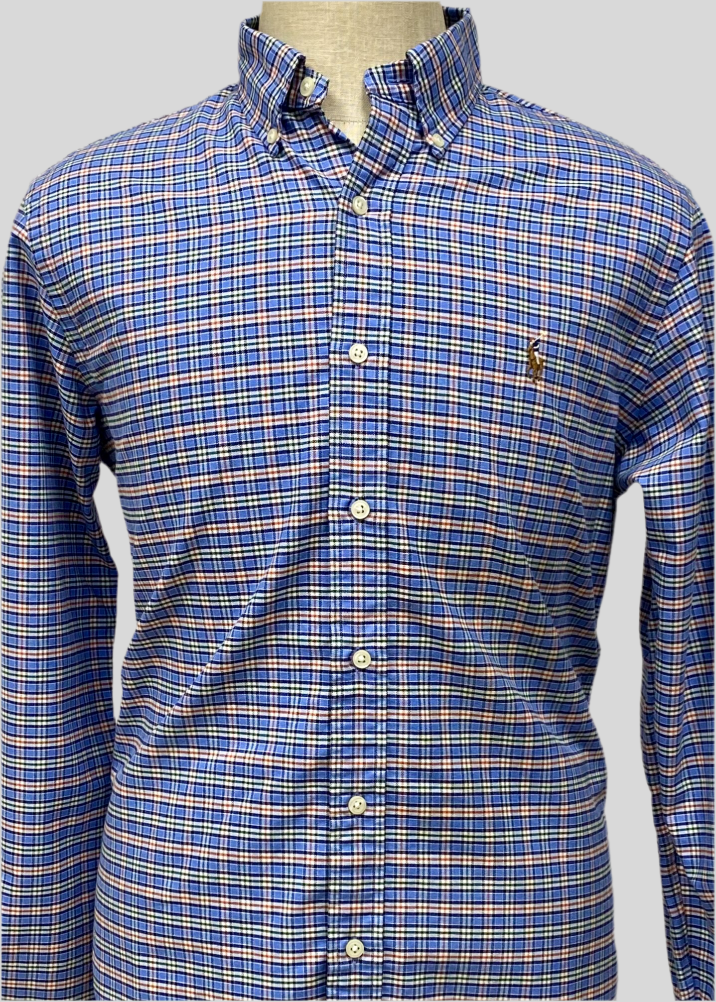 Camisa Polo Ralph Lauren 🏇🏼 Oxford color celeste con patron de cuadros en rojo y blanco Talla M Entalle Regular