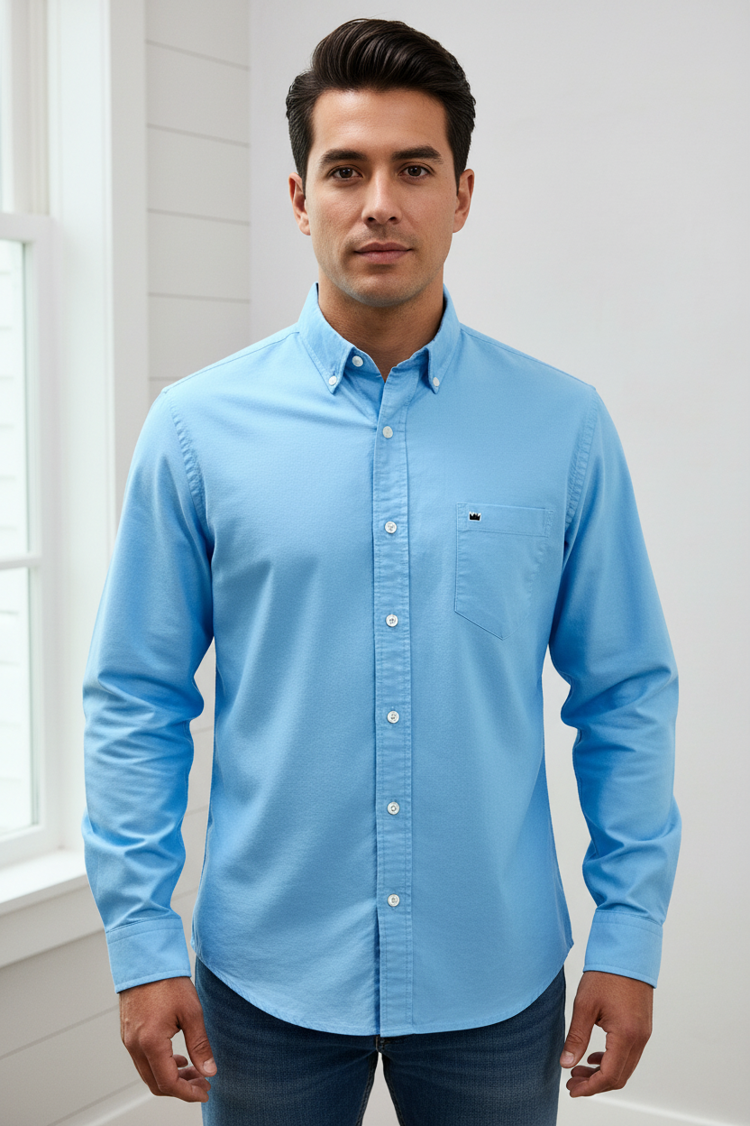 Camisa de botones Crown & Ivy 👑 Oxford en color celeste Talla L Entalle Clásico