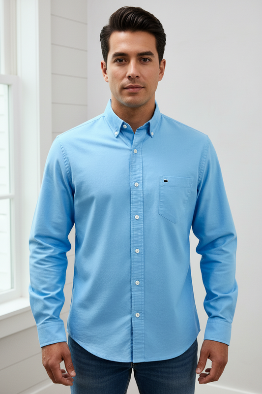 Camisa de botones Crown & Ivy 👑 Oxford en color celeste Talla L Entalle Clásico
