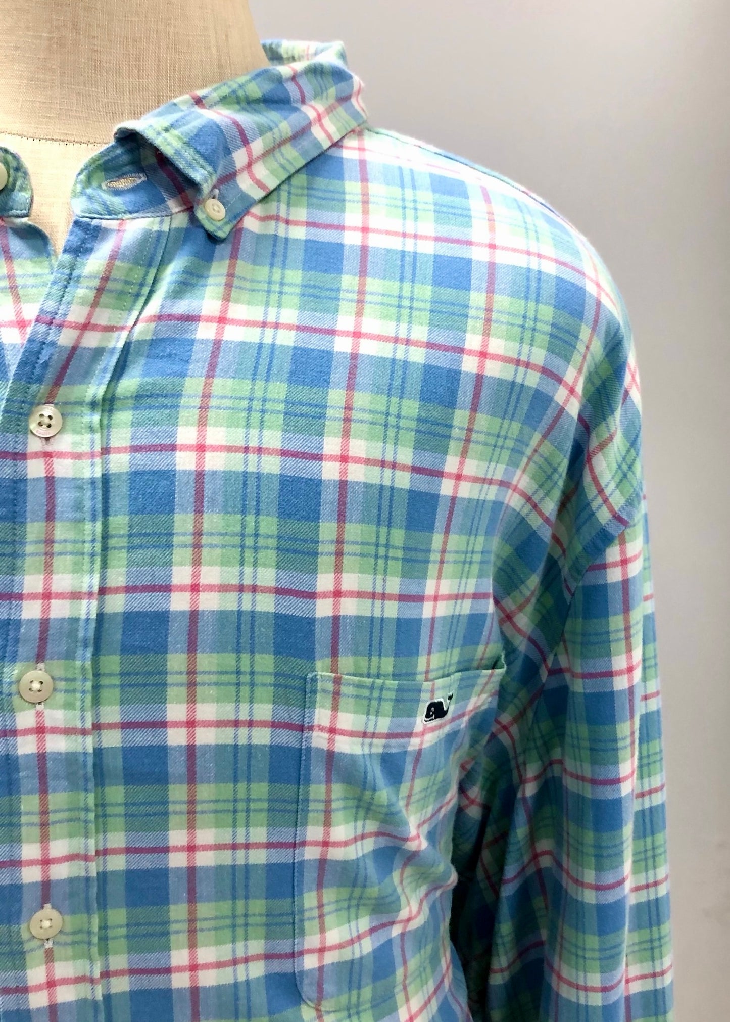 Camisa de botones Vineyard Vines 🐳 con patrón de cuadros en color verde, azul y blanco Talla 4XL Entalle Clásico