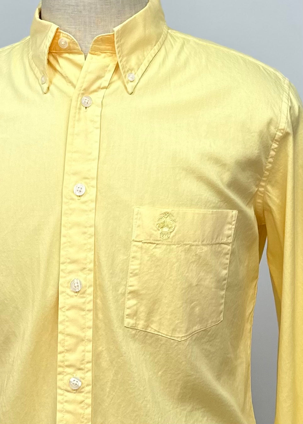 Camisa de botones Brooks Brothers 🐑 color amarillo Talla M Entalle Regular