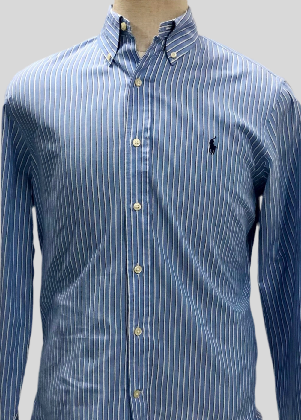 Camisa Polo Ralph Lauren 🏇🏼 color celeste de rayas en color blanco Talla M Entalle Regular