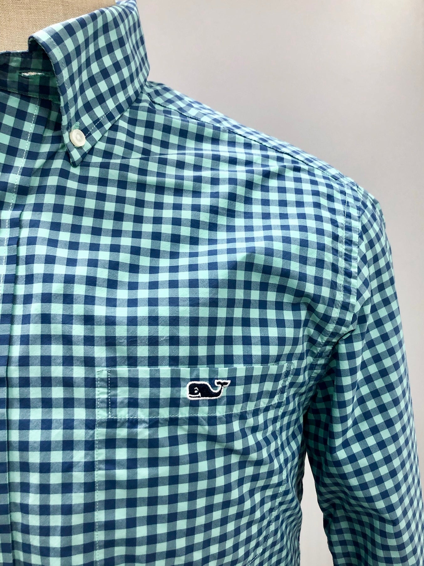 Camisa de botones Vineyard Vines 🐳 Performance de cuadros gingham en color azul y turquesa Talla M Entalle Slim Fit