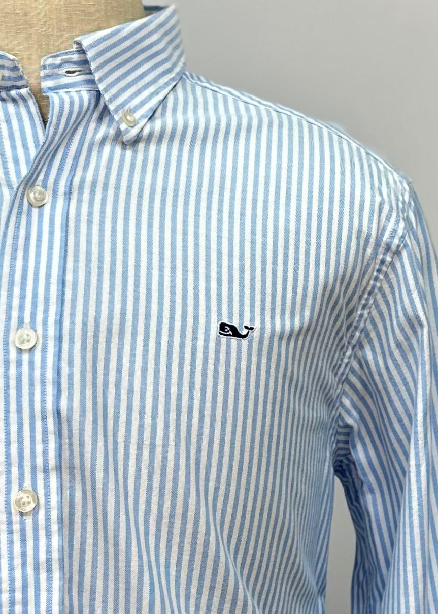 Camisa de botones Vineyard Vines 🐳 con patrón de rayas en color celeste y blanco Talla S Entalle Slim Fit