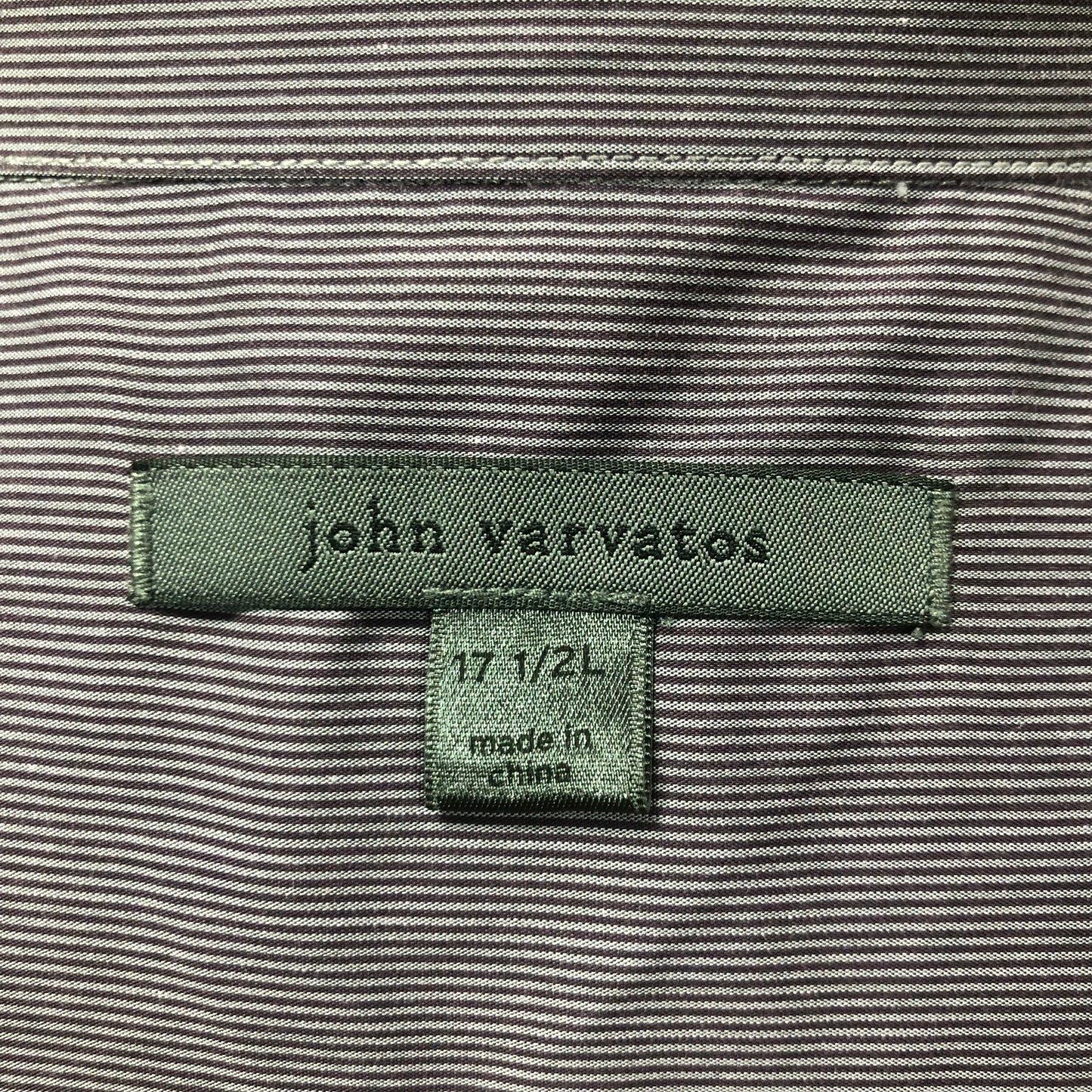 Camisa de botones John Varvatos 🇺🇸 con finas rayas en color morado y blanco Talla L Regular