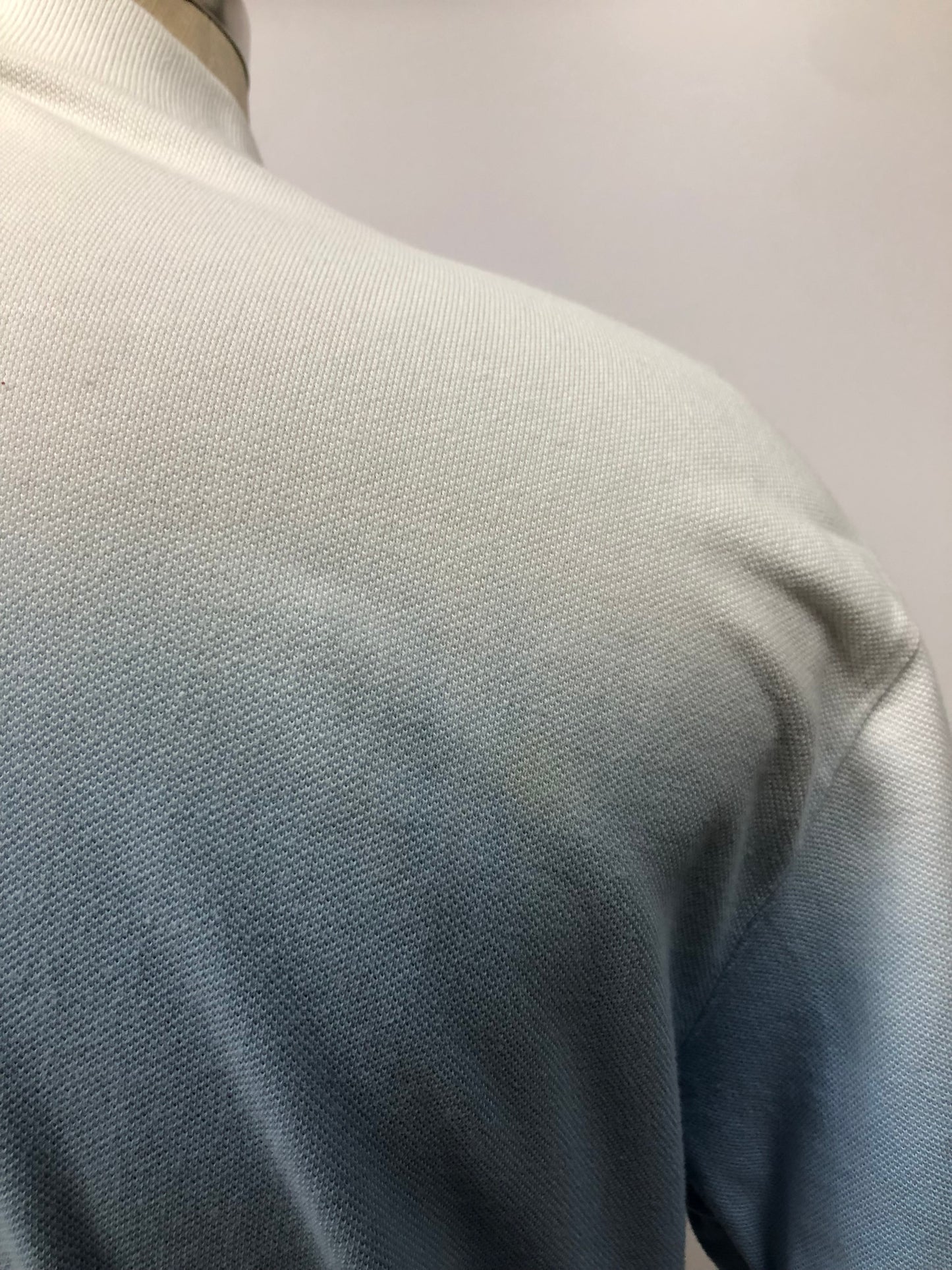 Camiseta Polo Ralph Lauren 🏇🏼con diseño degradado en blanco y azul Talla XL Entalle Custom Fit (ver descripción)