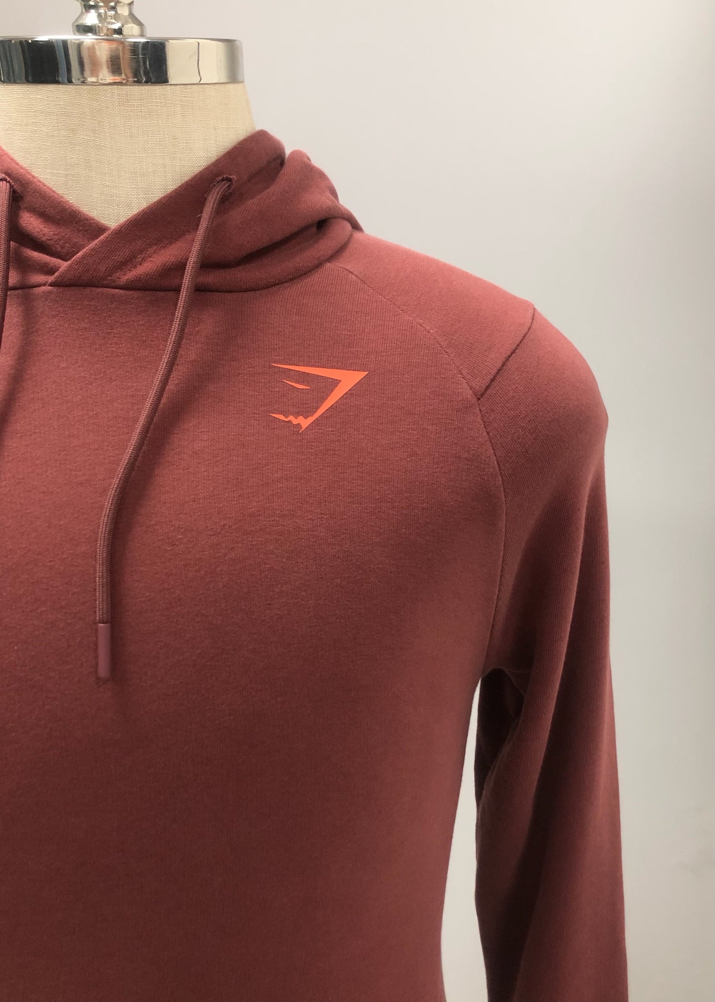 Sudadera Hoodie con capucha Gymshark 🏋🏽 color rojo oscuro Talla XS