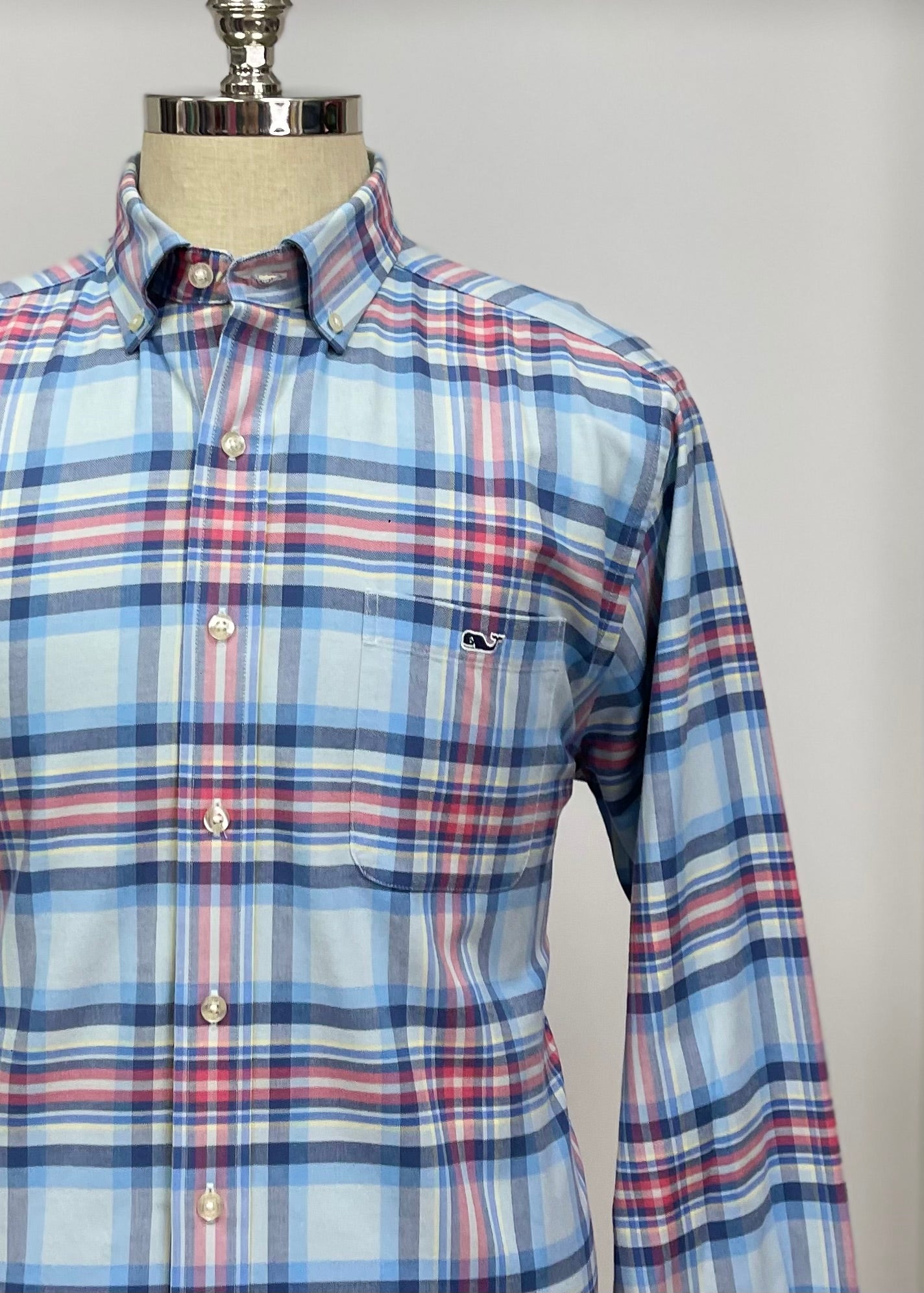 Camisa de botones Vineyard Vines 🐳 con patrón de cuadros en color azul, rosado y celeste Talla L Entalle Slim Fit