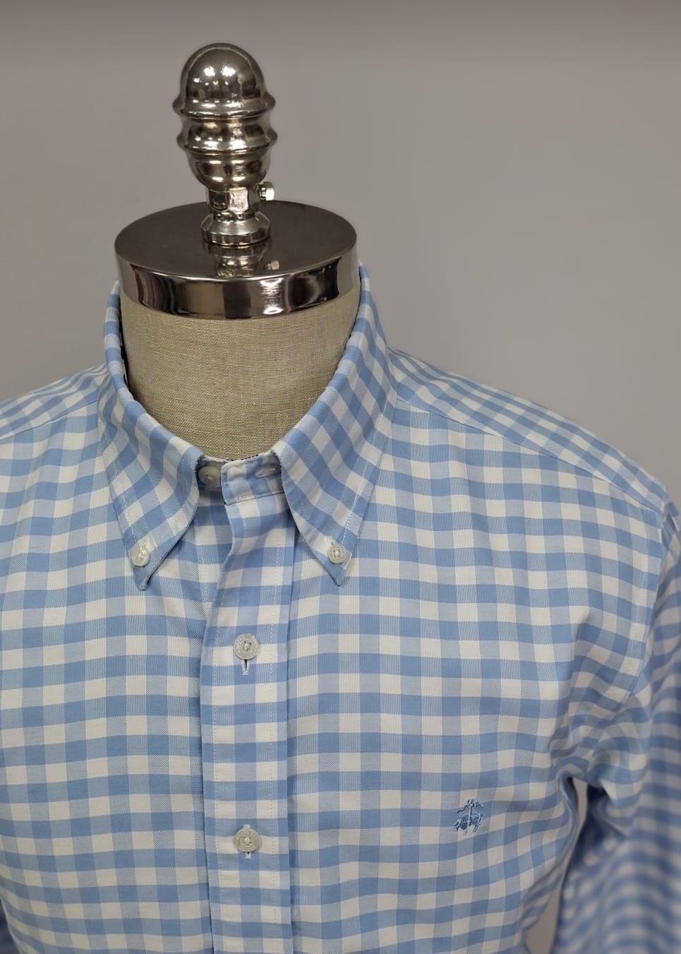 Camisa Brooks Brothers 🐑 con cuadros gingham en celeste y blanco Talla M Entalle Regular