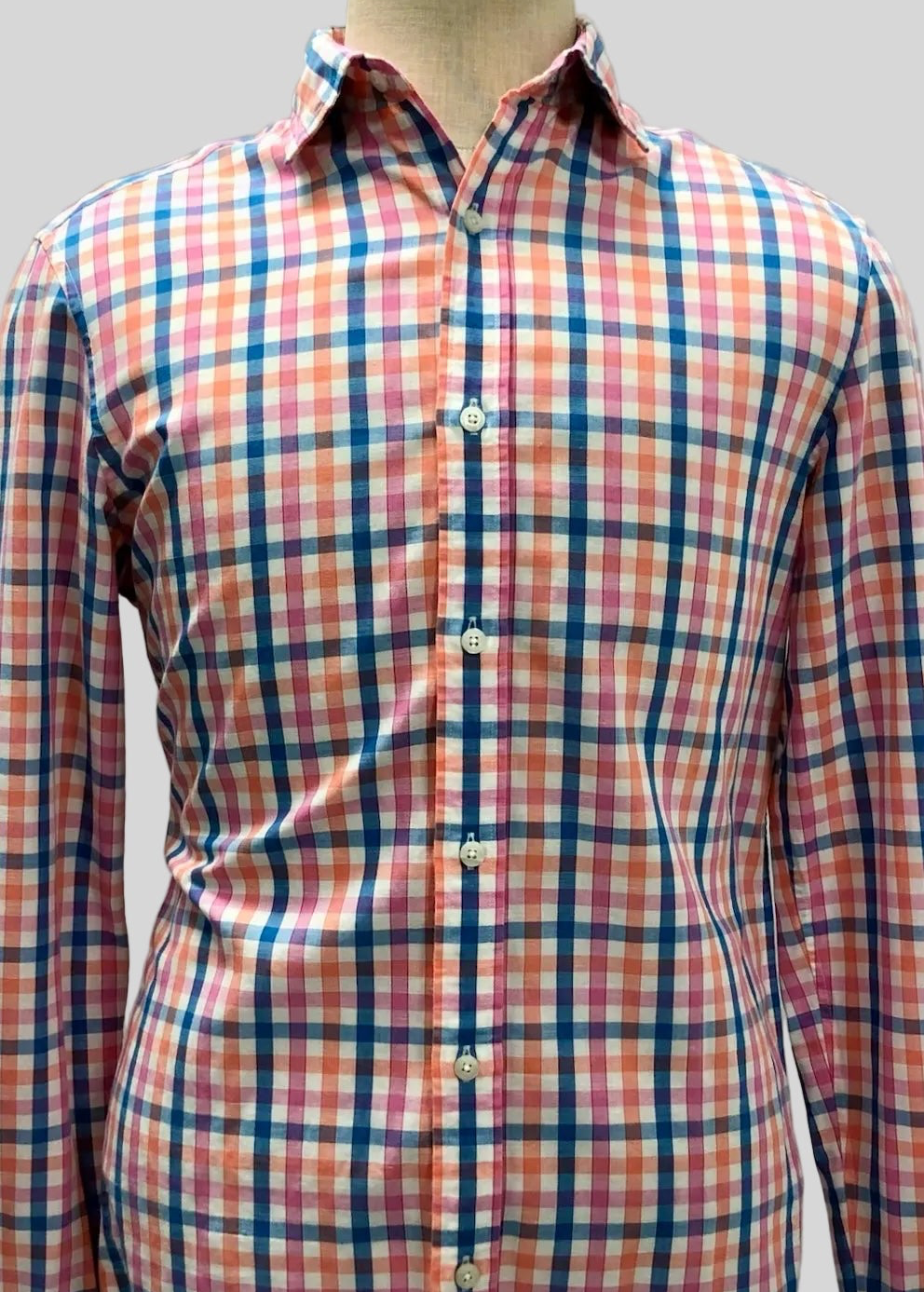 Camisa de botones Vineyard Vines 🐳 color blanco de cuadros en rosado, naranja y azul Talla S Entalle Clásico