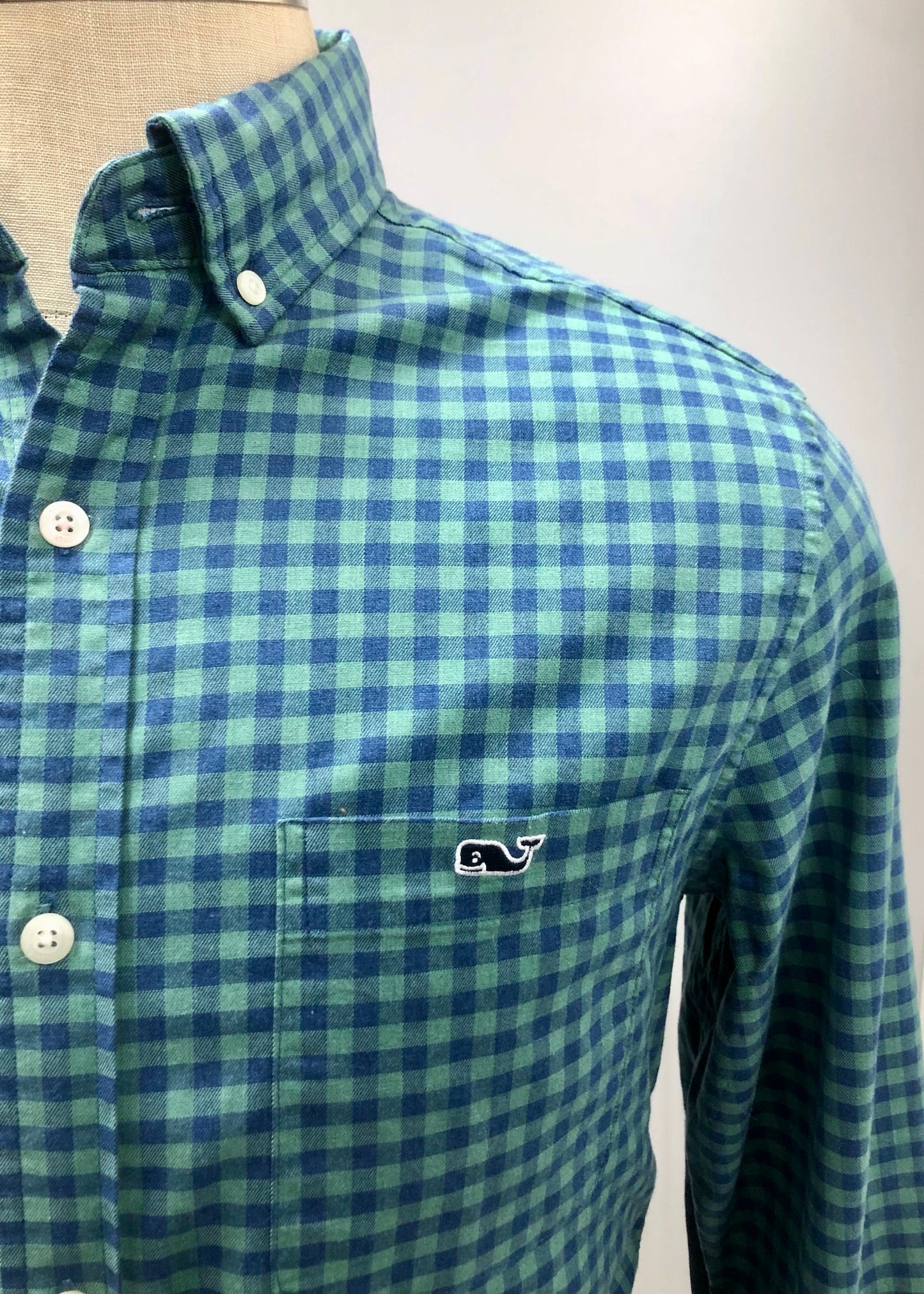 Camisa de botones Vineyard Vines 🐳 de cuadros en color verde y azul Talla S entalle clásico