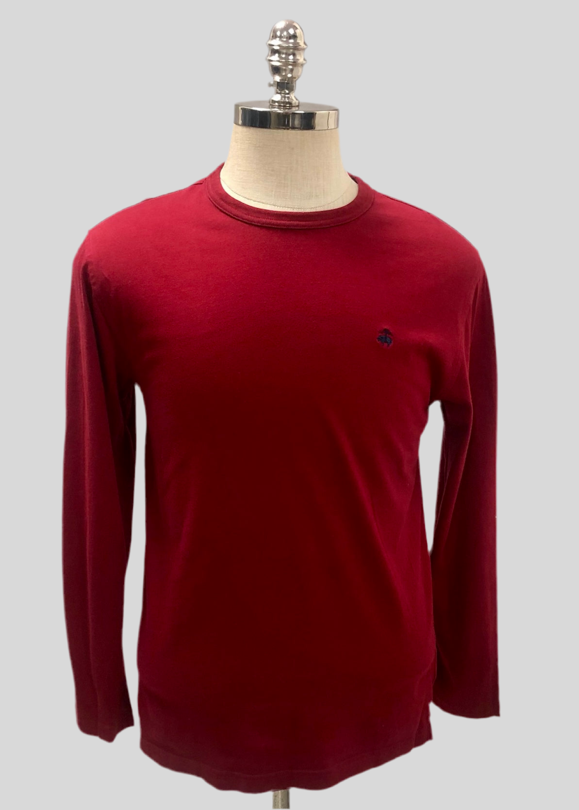 Camiseta cuello redondo Brooks Brothers 🐑 color rojo y logo azul navy Talla S