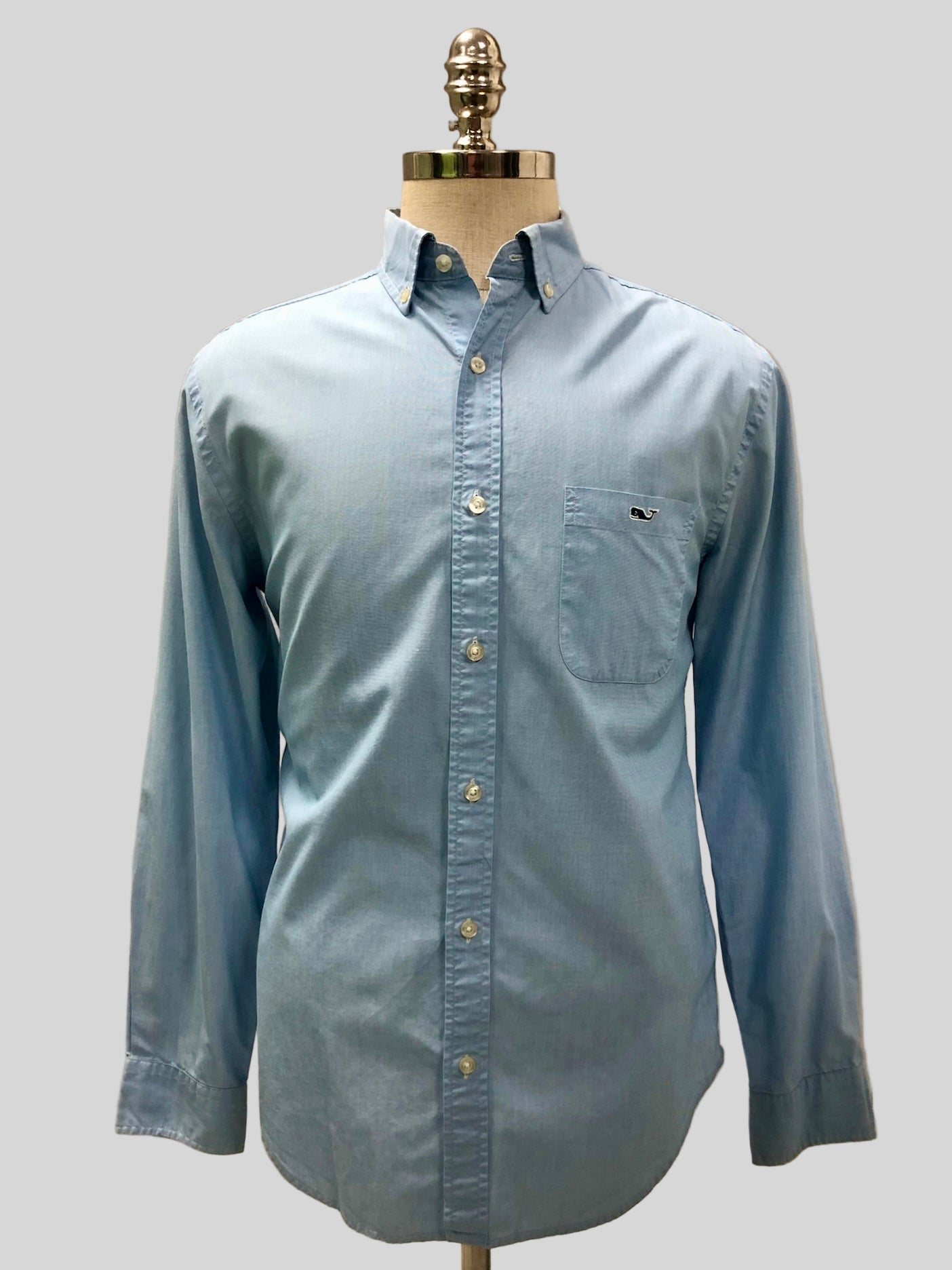 Camisa de botones Vineyard Vines 🐳 de cuadros finos en color celeste y blanco Talla M Entalle Clasico