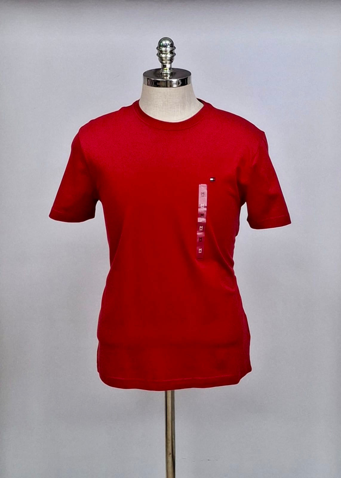 Camiseta cuello Redondo Tommy Hilfiger 🇺🇸 color rojo Talla Medium