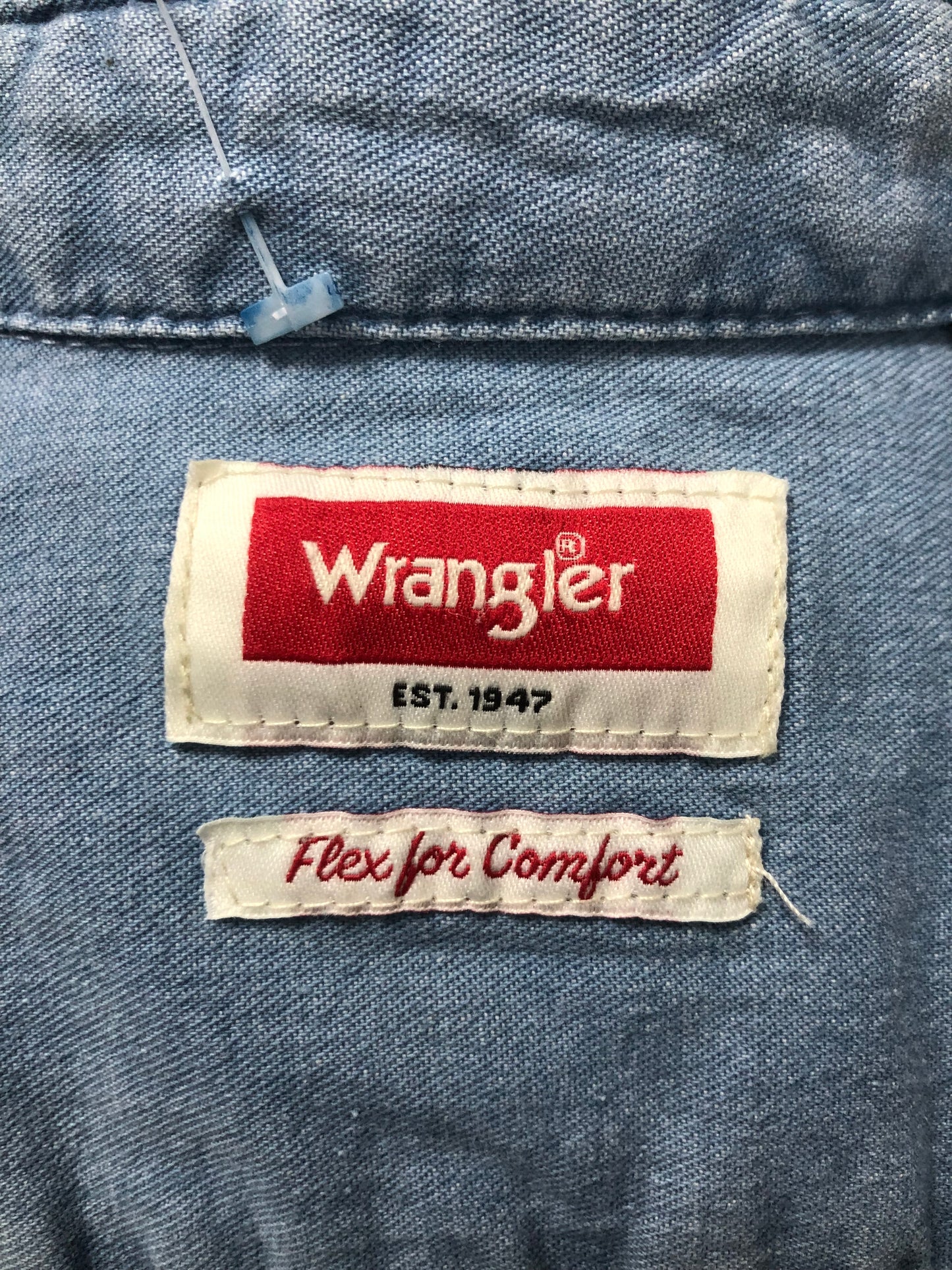 Camisa de botones Wrangler 🐎 De jeans en color celeste Talla S Entalle Regular