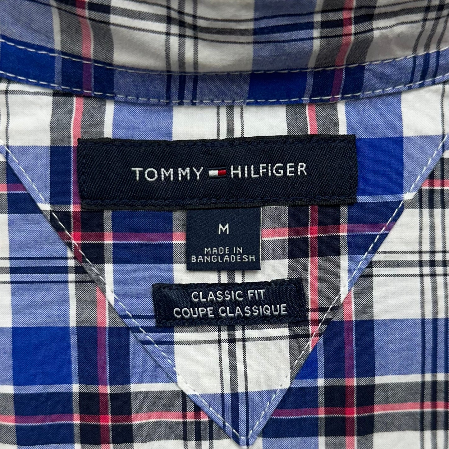 Camisa Tommy Hilfiger 🇺🇸 color blanco con patrón de cuadros en azul y rojo Talla M Entalle Regular